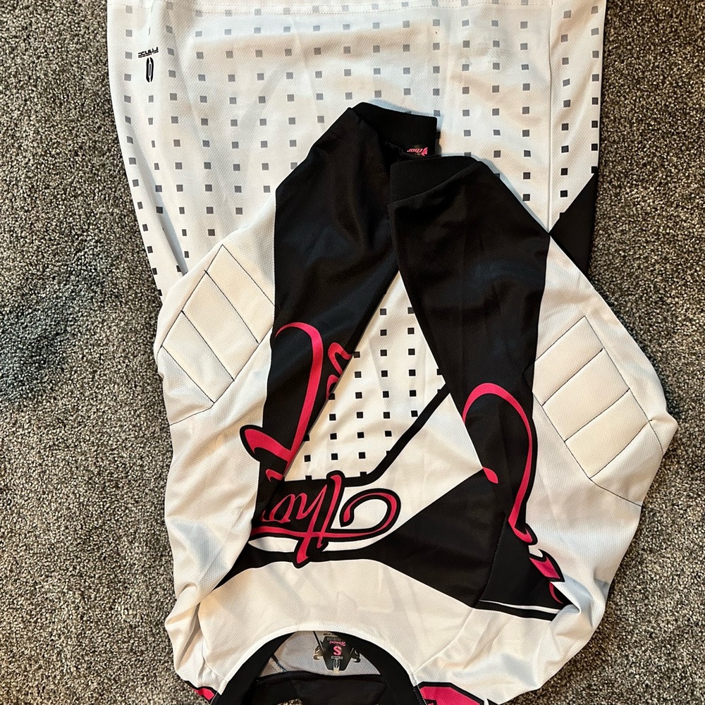 Black and White Graphic Jersey